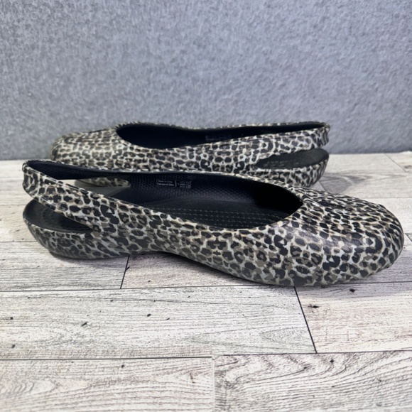 Crocs Olivia II Flat Slingback Casual Shoes Leopard Womens 7 Slip On - Picture 4 of 7